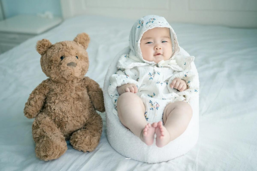 巨野宝宝挠耳朵是怎么回事